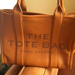 THE TOTE BAG